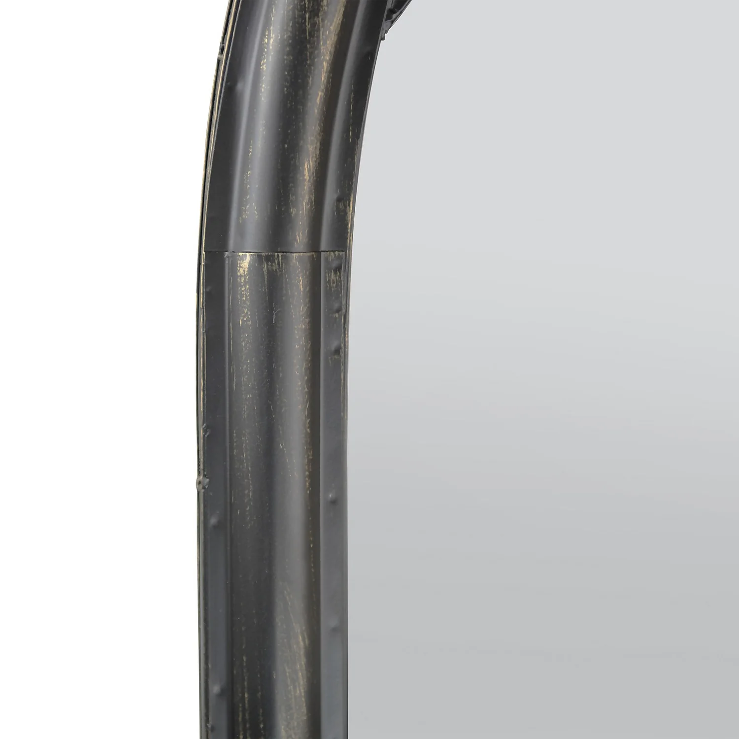 MirrorOutlet Black Somerley Chapel Arch Metal Garden Mirror - 112x61cm 5 MirrorOutlet Black Somerley Chapel Arch Metal Garden Mirror - 112x61cm - Image 3