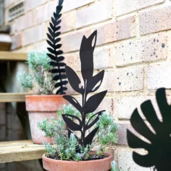 Jungle Black Ground Stakes - 45cm (Assorted Designs) 20 Jungle Black Ground Stakes - 45cm (Assorted Designs) -Plantery Shop 13981010 1285005324469841